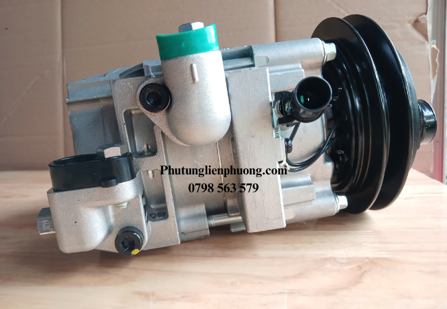 Lốc lạnh Hyundai Starex tạo ra áp suất cao để chuyển đổi gas từ thể khí sang thể lỏng Lốc lạnh Hyundai Starex tạo ra áp suất cao để chuyển đổi gas từ thể khí sang thể lỏng