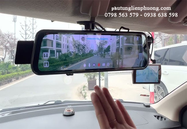 cam lùi xe ford hỗ trợ cho việc lùi xe và đỗ nhanh chóng và an toàn cam lùi xe ford hỗ trợ cho việc lùi xe và đỗ nhanh chóng và an toàn