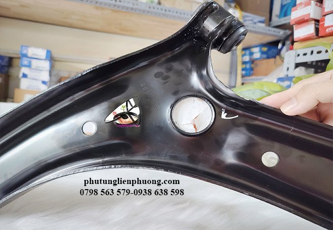 càng A phải xe hyundai i10 hỗ trợ tuổi thọ cho xe càng A phải xe hyundai i10 hỗ trợ tuổi thọ cho xe