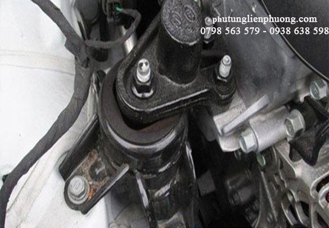 giữ chặt và lắp đặt cố định lại cao su chân máy cho xe giữ chặt và lắp đặt cố định lại cao su chân máy cho xe