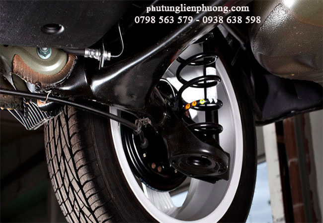 kiểm tra thanh giảm xóc để nhận biết tình trạng chân máy ô tô kiểm tra thanh giảm xóc để nhận biết tình trạng chân máy ô tô