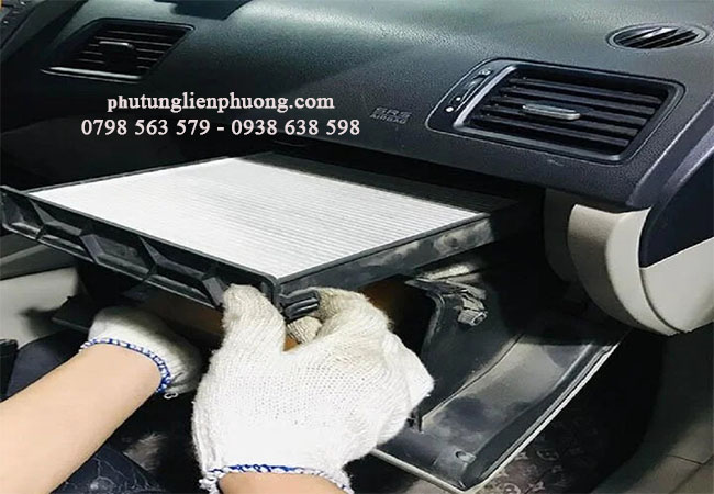 lắp lọc gió mới cho ford ranger khi phát hiện đã cũ, rách lắp lọc gió mới cho ford ranger khi phát hiện đã cũ, rách