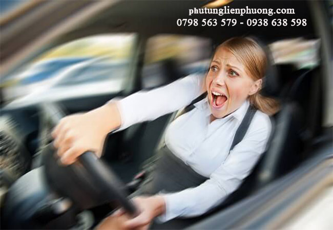 má phanh escape hỏng gây mất kiểm soát xe, dễ xảy ra tai nạn má phanh escape hỏng gây mất kiểm soát xe, dễ xảy ra tai nạn