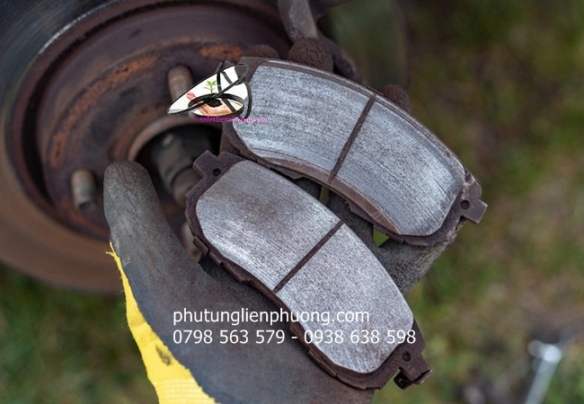 má phanh kém chất lượng mất an toàn và nguy hiểm đến tính mạng má phanh kém chất lượng mất an toàn và nguy hiểm đến tính mạng