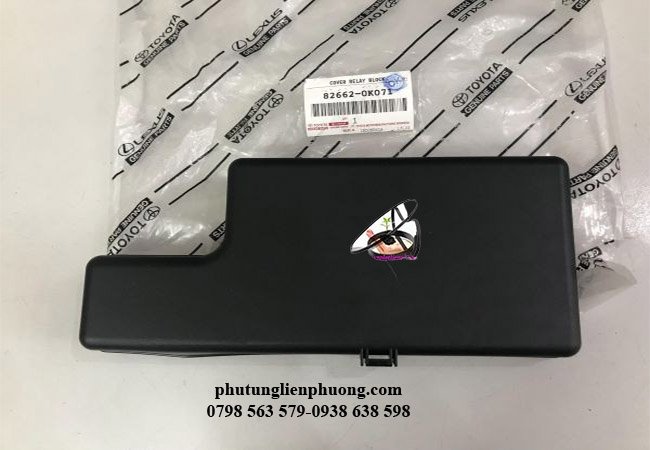 nắp hộp cầu chì xe innova chính hãng nắp hộp cầu chì xe innova chính hãng