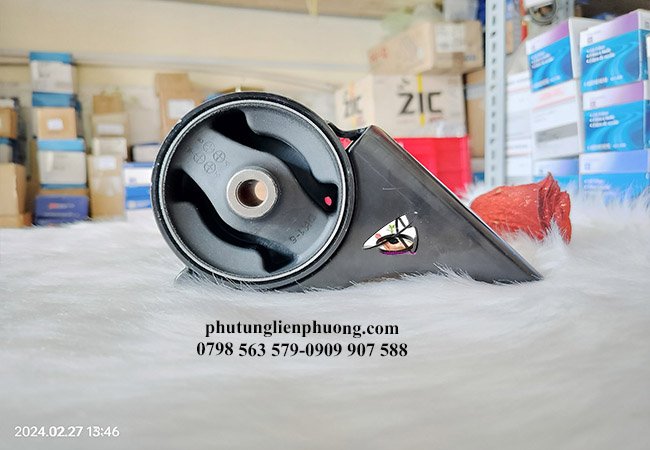 cao su chân máy số 1 kia carnival cao su chân máy số 1 kia carnival