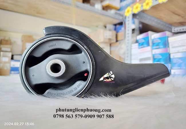 chân máy ô tô kia carnival thiết kế thông minh chân máy ô tô kia carnival thiết kế thông minh