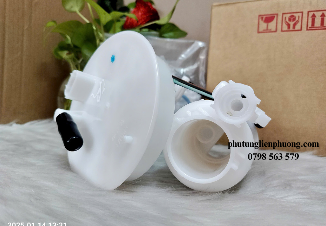 Lọc xăng Mazda 3 là ngăn chặn bụi bẩn, nước và các tạp chất khác đi vào hệ thống phun nhiên liệu Lọc xăng Mazda 3 là ngăn chặn bụi bẩn, nước và các tạp chất khác đi vào hệ thống phun nhiên liệu