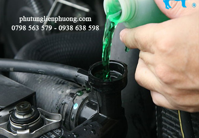 kiểm tra mức nước làm mát trên xe thường xuyên để bổ sung kịp thời kiểm tra mức nước làm mát trên xe thường xuyên để bổ sung kịp thời