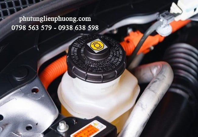 kiểm tra mức dầu phanh ô tô ford định kỳ kiểm tra mức dầu phanh ô tô ford định kỳ