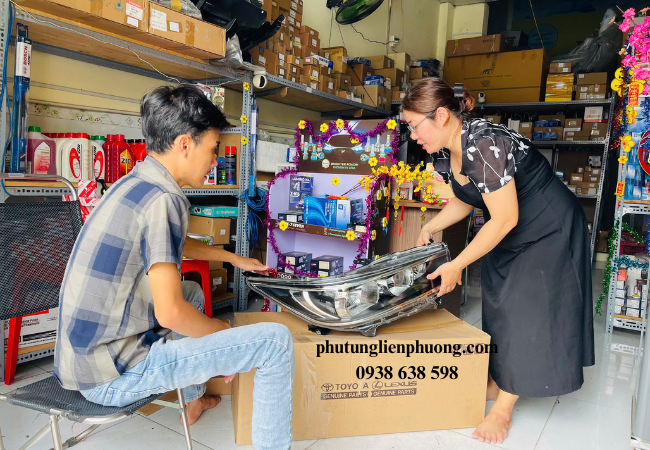 Phụ tùng ô tô Liên Phương cung cấp phụ tùng đèn pha Innova chính hãng, chất lượng Phụ tùng ô tô Liên Phương cung cấp phụ tùng đèn pha Innova chính hãng, chất lượng