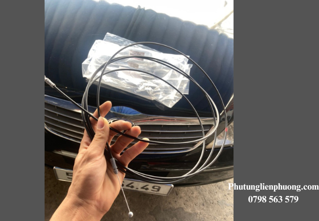 Dây mở cốp sau Altis còn được thiết kế với độ bền cao, chống chịu được các tác động từ môi trường Dây mở cốp sau Altis còn được thiết kế với độ bền cao, chống chịu được các tác động từ môi trường