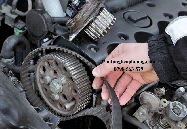 Một dây curoa bị hỏng có thể dẫn đến tình trạng mất kiểm soát hoặc thậm chí gây tai nạn nghiêm trọng Một dây curoa bị hỏng có thể dẫn đến tình trạng mất kiểm soát hoặc thậm chí gây tai nạn nghiêm trọng