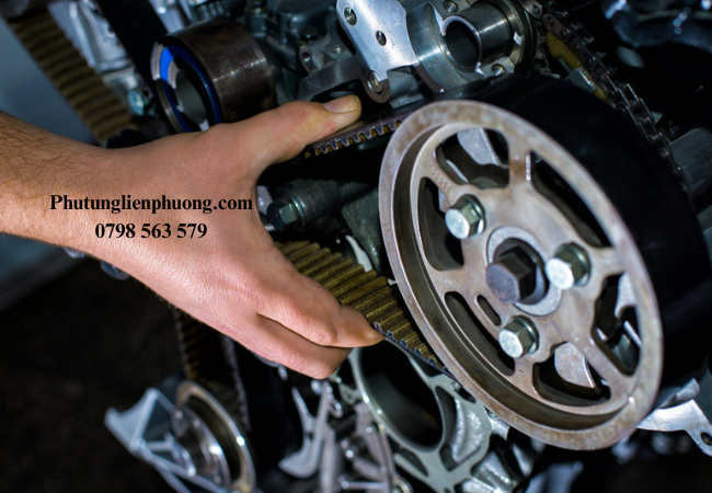 Kiểm tra độ căng của dây đai dẫn động Kiểm tra độ căng của dây đai dẫn động