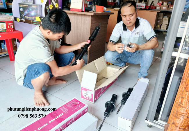 Phụ tùng Liên Phương cung cấp các phụ tùng, giảm xóc cho dòng xe du lịch 4-16 chỗ Phụ tùng Liên Phương cung cấp các phụ tùng, giảm xóc cho dòng xe du lịch 4-16 chỗ