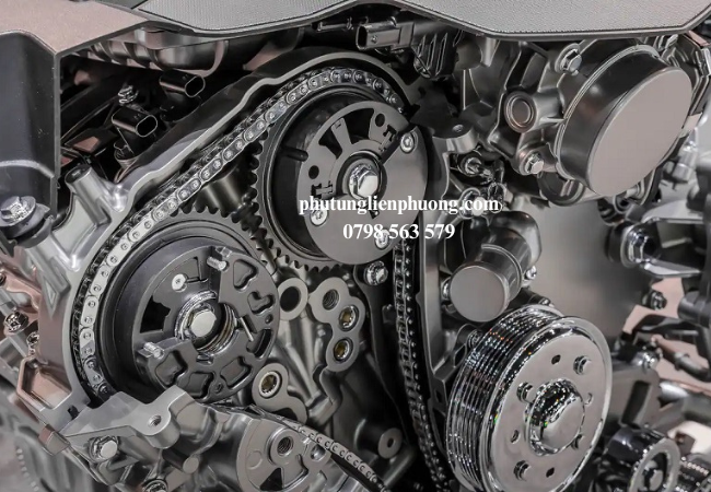 Nếu cảm thấy xe rung lắc khi vận hành có thể là dấu hiệu cho thấy xích cam Kia Carens đã bị mòn, hỏng. Nếu cảm thấy xe rung lắc khi vận hành có thể là dấu hiệu cho thấy xích cam Kia Carens đã bị mòn, hỏng.