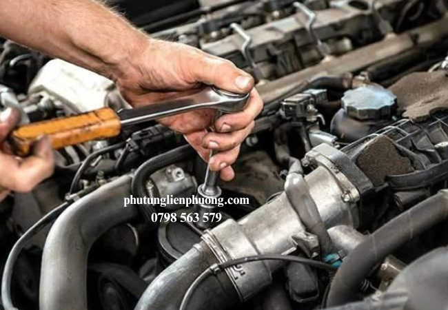 Thay thế miếng canh cổ trục cơ Kia Rondo được khuyến nghị khi xe đã sử dụng trên 80.000 - 100.000 km Thay thế miếng canh cổ trục cơ Kia Rondo được khuyến nghị khi xe đã sử dụng trên 80.000 - 100.000 km