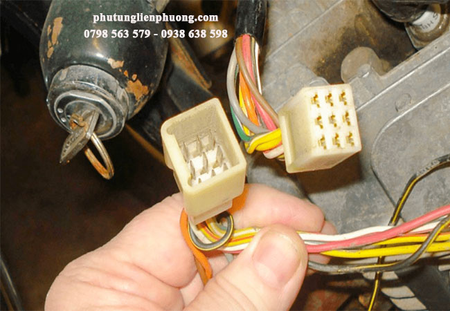 sử dụng lâu dây điện đèn hậu accent dễ bị đứt sử dụng lâu dây điện đèn hậu accent dễ bị đứt