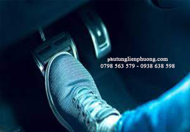 sử dụng phanh và ga linh hoạt sẽ giảm tiêu thụ nhiên liệu từ chân máy sử dụng phanh và ga linh hoạt sẽ giảm tiêu thụ nhiên liệu từ chân máy