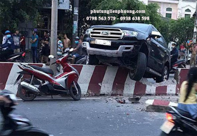 sử dụng phụ tùng chính hãng ford everest hạn chế tai nạn rủi ro sử dụng phụ tùng chính hãng ford everest hạn chế tai nạn rủi ro