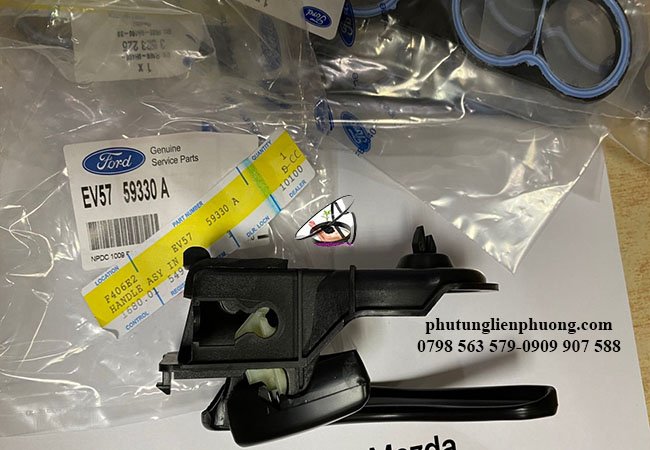 tay mở trong xe escape có tính tiện ích cao tay mở trong xe escape có tính tiện ích cao