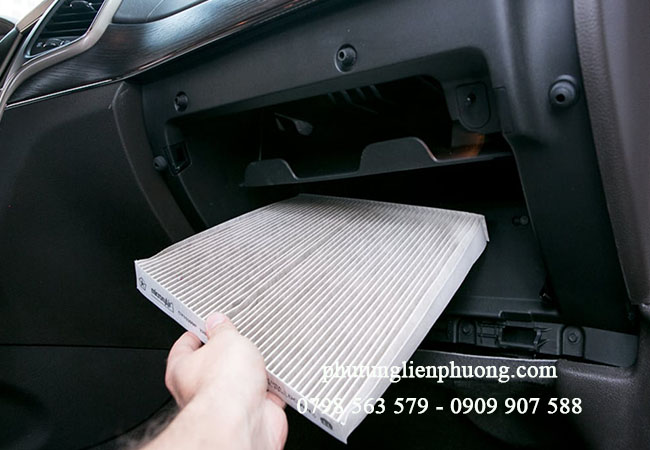 thay lọc gió điều hoà định kỳ cho xe ford thay lọc gió điều hoà định kỳ cho xe ford
