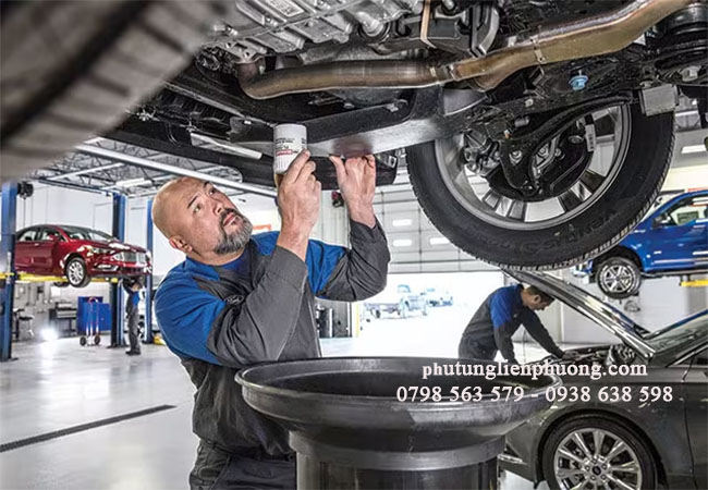 thay lọc dầu mới khi bảo dưỡng phụ tùng ford ranger thay lọc dầu mới khi bảo dưỡng phụ tùng ford ranger