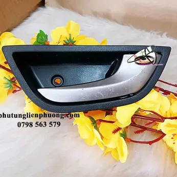 Thay ngay tay mở trong phải Hyundai Eon hàng xịn mã 82620 4N0104X nếu đã hỏng