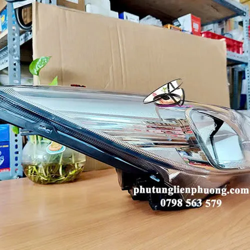 Đèn pha Ford Focus bên phải chính hãng