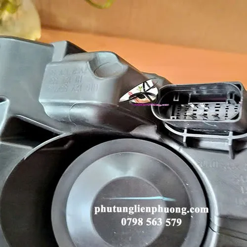 Đèn pha Ford Focus bên phải chính hãng