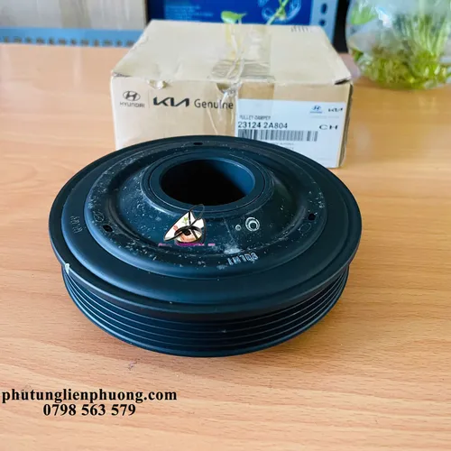 Puly cốt máy Kia Rondo máy dầu 1.7 chính hãng mã 23124-2A804