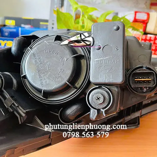 Đèn pha trái , phải xe hyundai i10 hàng xịn chất lượng chính hãng Mã 921020X010, 921010X010