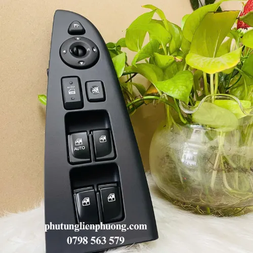 Công tắc nâng kính tổng Hyundai Avante chính hãng chất lượng mã 935702H0019P