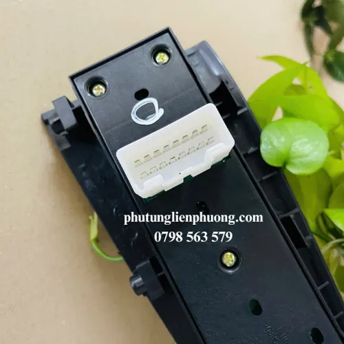 Công tắc nâng kính tổng Hyundai Avante chính hãng chất lượng mã 935702H0019P