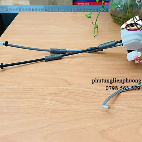 Cơ cấu khóa ngậm cửa trước trái KIA Morning chính hãng mã 81310-1Y030