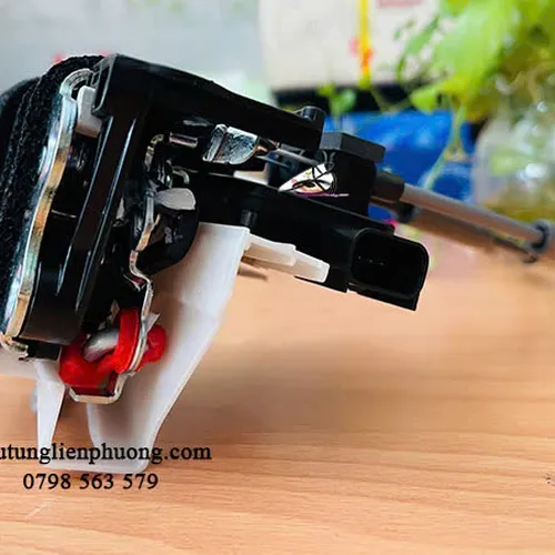 Cơ cấu khóa ngậm cửa trước trái KIA Morning chính hãng mã 81310-1Y030
