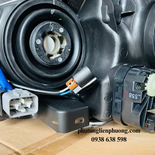 Đèn pha Innova đời 2017 - 2020 chính hãng bên phải mã 81130-0k340