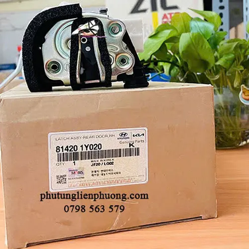 Cơ cấu khoá cửa sau phải KIA Morning  đời 2011-2016 chính hãng Mã 814201Y020