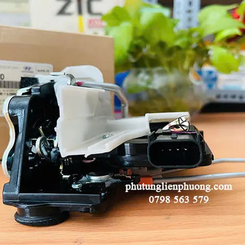 Cơ cấu khoá cửa sau phải KIA Morning  đời 2011-2016 chính hãng Mã 814201Y020