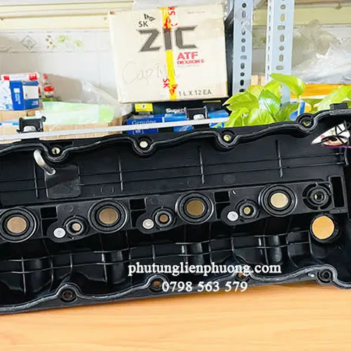 Nắp che dàn cam KIA Rondo 2015-2017 MÃ 22410-2A700