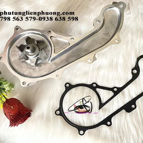 Bơm nước fortuner máy xăng chính hãng 16100-09460