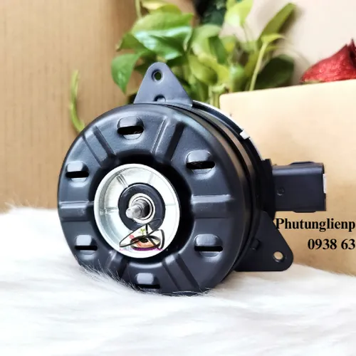 Mô tơ quạt két nước Mitsubishi Attrage hàng Denso mã 1680007030