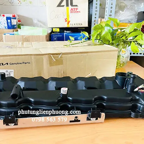 Nắp che dàn cam KIA Rondo 2015-2017 MÃ 22410-2A700