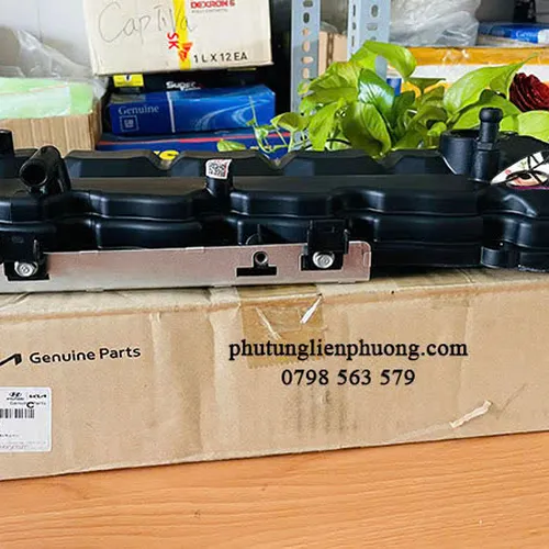 Nắp che dàn cam KIA Rondo 2015-2017 MÃ 22410-2A700