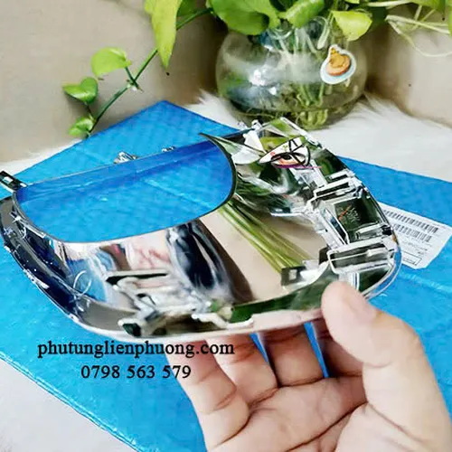 Chi tiết viền mạ ốp đèn gầm trái toyota Fortuner 2017 - 2018 chính hãng mã 52126-0k120