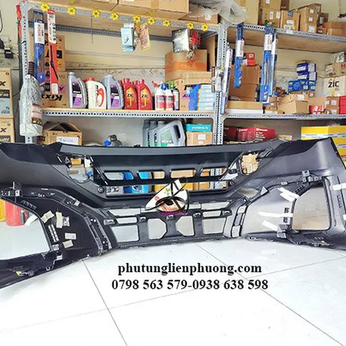 Cản trước mitsubishi xpander không lỗ bắt ốp phồng chính hãng mã 62012A000P