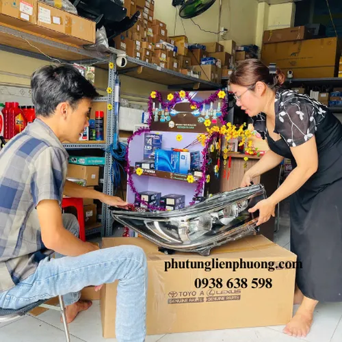 Đèn pha Innova đời 2017 - 2020 chính hãng bên phải mã 81130-0k340