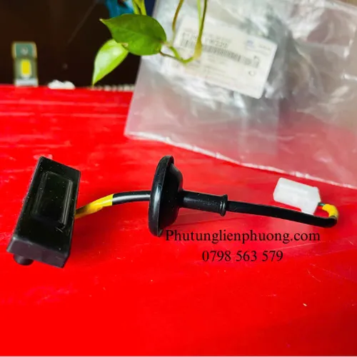 Công tắc mở cốp hậu Kia Morning, Rio mã 812601W220, giải pháp tiện lợi cho xe