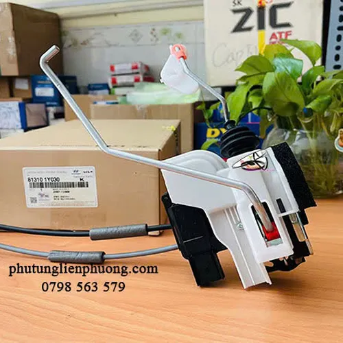 Cơ cấu khóa ngậm cửa trước trái KIA Morning chính hãng mã 81310-1Y030