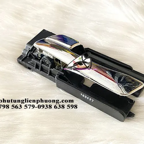 Tay mở cửa trong trước trái có mạ hyundai accent chính hãng 82610 1R010RC